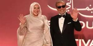 أسما شريف منير من الجونة: الحجاب مش عائق أمام أحلام المرأة.. وزوجي دعمني