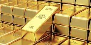 الذهب يرتفع مع تراجع الدولار وترقب مسار الفائدة الأمريكية