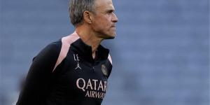 فيديو | لفتة طيبة من لويس إنريكي تجاه لاعبي برشلونة عقب نهاية مباراة دوري أبطال أوروبا