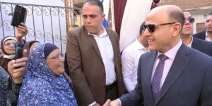 محافظ الغربية يستمع لشكاوى أهالي محلة روح بطنطا ويوصي بفحصها فورًا