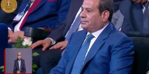 السيسي يوجه وزارتي الدفاع والداخلية بمبادرات للتواصل مع المواطنين ويؤكد أهمية عدم الفصل بين الشعب ومؤسسات الدولة