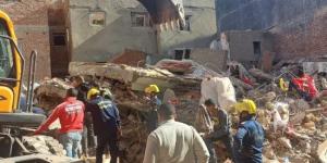 انتشال جثمان طفلة تبلغ 15 عاماً من أنقاض عقار انهار بالإسكندرية