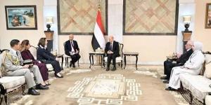 الرئيس العليمي يدعو لتحرك دولي ضد الحوثيين على غرار داعش والقاعدة