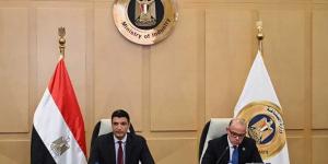 وزيرا الصناعة والاستثمار يبحثان مع منتجي الحديد ومصانع الدرفلة تحديات القطاع وسبل التغلب عليها