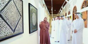 وفد كويتي يطلع على إبداعات «ملتقى الخط»