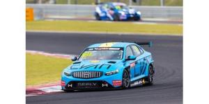 فريق جيلي سايان ريسينغ يحقق الفوز بسيارة جيلي بريفيس TCR