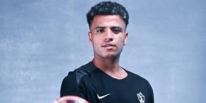 أحمد ربيع يتدرب مع الزمالك بقناع واقي استعداداً لمباراة الجيش الرواندي