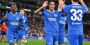 مهاجم برايتون يتغزل في يونس إبراهيم بعد أسيست دوري المؤتمر الأوروبي