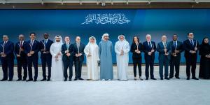 عبدالله بن زايد يكرم الفائزين بجائزة وزير الخارجية للتميز بدورتها السادسة
