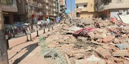 انهيار عقار طنطا يشرد أسرًا ويحطم 5 سيارات.. والأهالي: «شقي عمرنا راح»