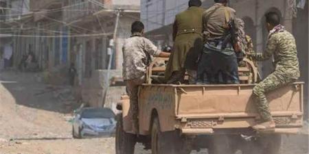 اتهامات لمليشيا الحوثي بنهب منازل النازحين وممتلكاتهم في لحج