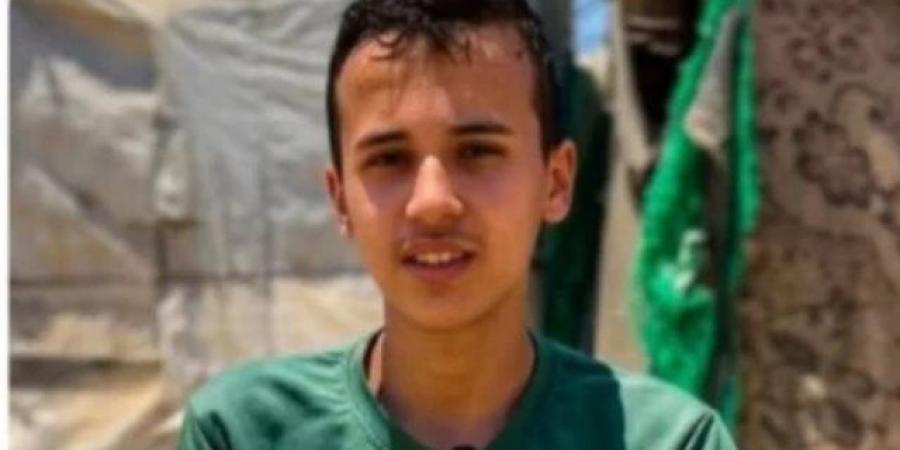 صرخة طفل ينتظر فرصة للحياة.. عبيدة أبو عطوان يعانى من بتر الأطراف فى غزة