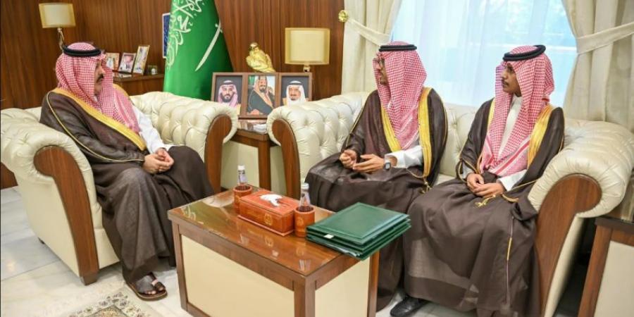 أمير حائل يطلع على آخر مستجدات هيئة تطوير المنطقة وسير أعمالها ومشروعاتها التنموية