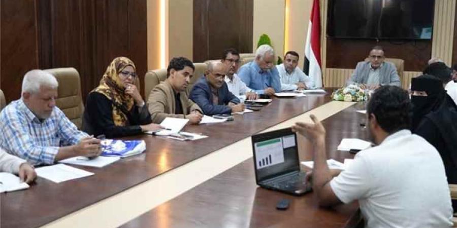 وزير الصحة يصدر توجيهات عاجلة للمستشفيات في عدن لمواجهة الطوارئ والإصابات الجماعية.. ماذا يحدث؟