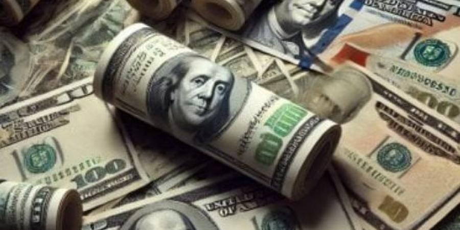 سعر صرف الدولار بالسوق الموازية يسجل قفزة كبيرة في العراق