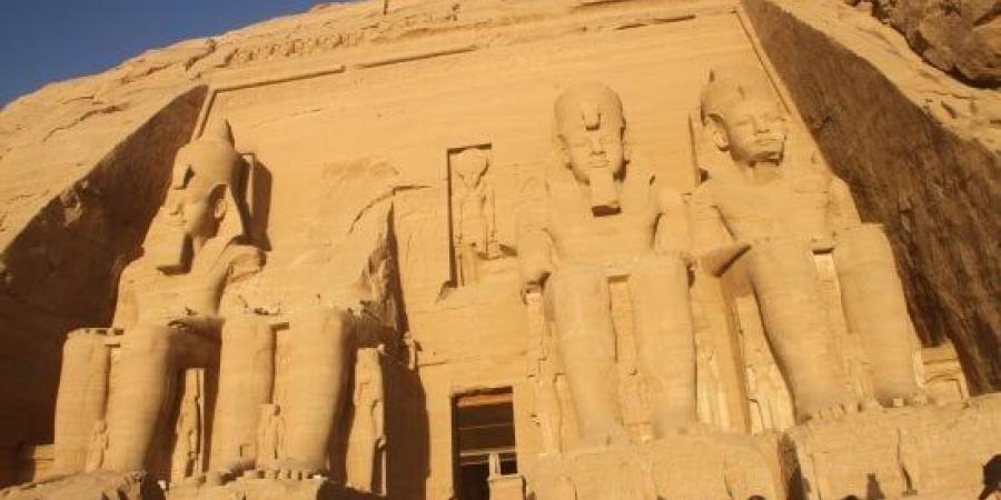 بوابات إلكترونية وتنظيم المسارات لاستقبال متابعى تعامد الشمس بأبوسمبل :اليوم السابع