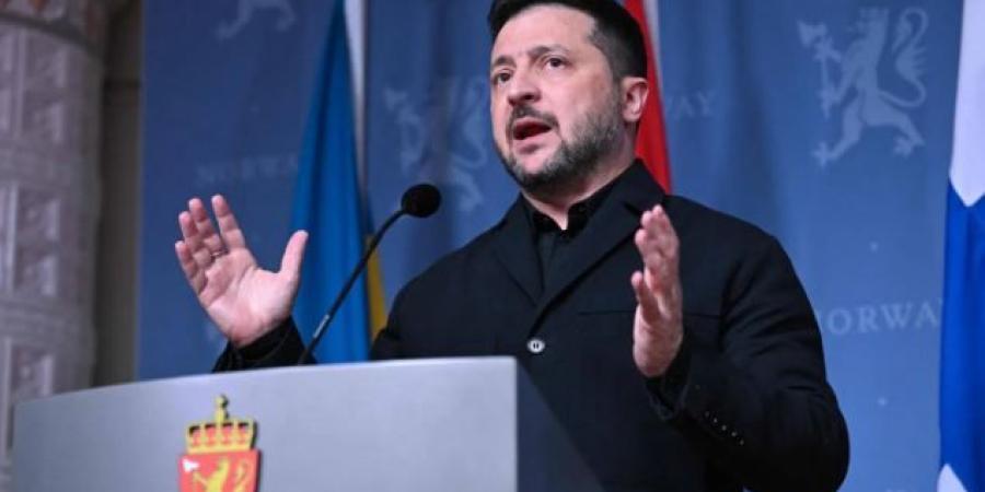 زيلينسكي يدعم محادثات ثلاثية مع روسيا والولايات المتحدة ويدعو لوقف القتال