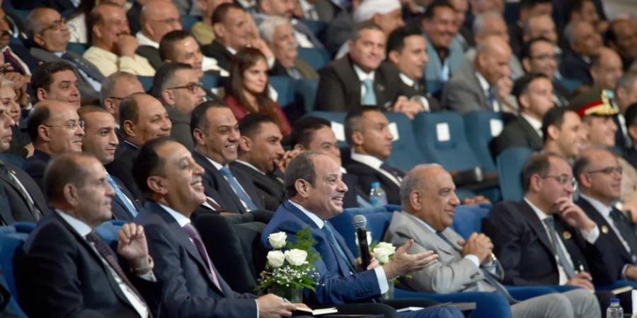 فخامة الرئيس يوجه وزارتي الدفاع والداخلية بأفكار ومبادرات للتواصل المستمر مع الشعب