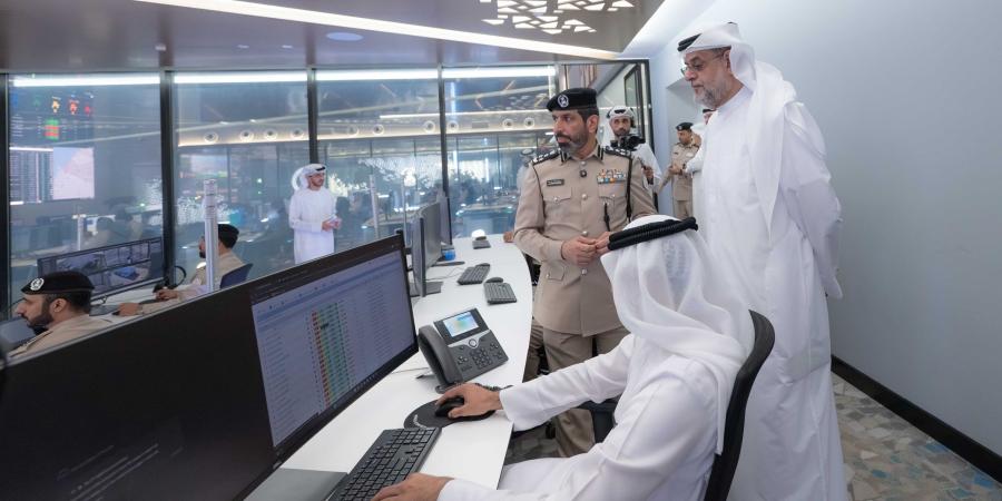 ولي عهد الشارقة يكرم فريق قضية «نهاية معركة» ويشيد بإنجازات الشرطة