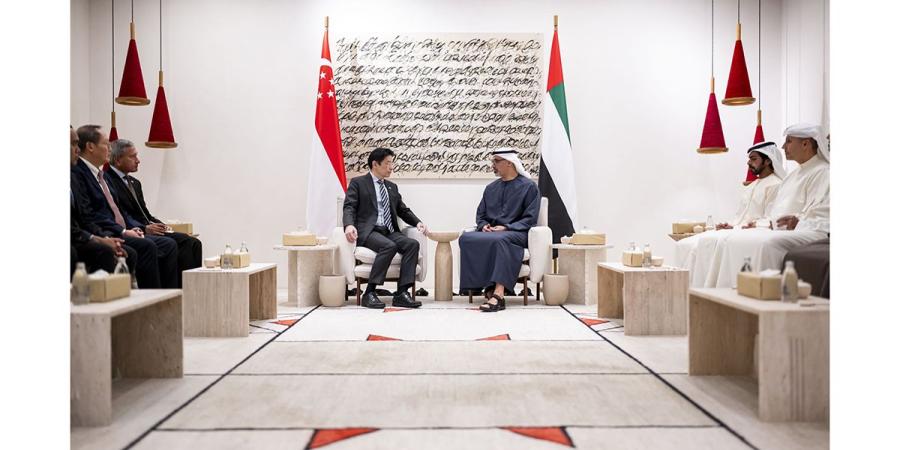 خالد بن محمد بن زايد يلتقي رئيس وزراء سنغافورة في متحف زايد الوطني