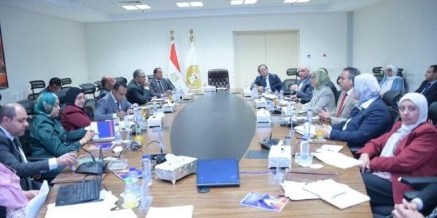 جهاز شؤون البيئة يناقش تحديث خطة المساهمات الوطنية وإطار أسواق الكربون