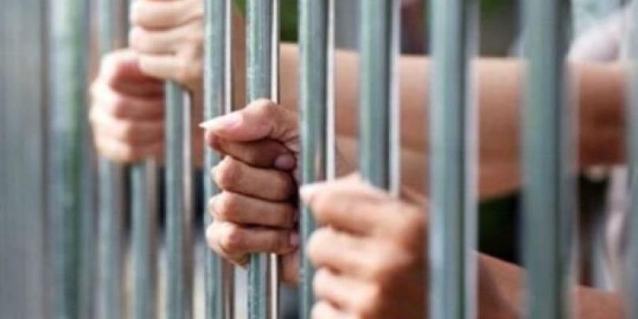 حبس أم وعشيقها 4 أيام في قضية تعذيب طفل بالبحيرة