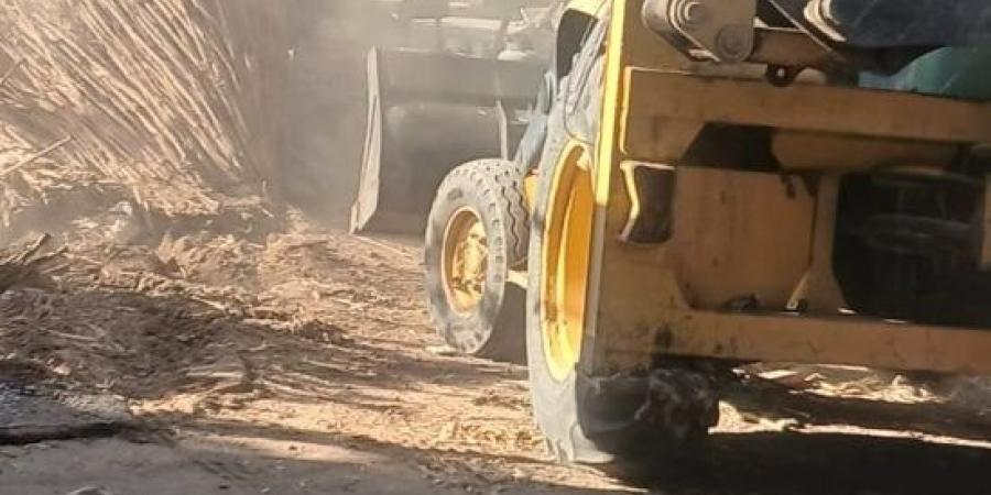محافظ سوهاج يوجه بإزالة مقهى غرزة غير مرخصة على أملاك الري بأولاد نصير :اليوم السابع