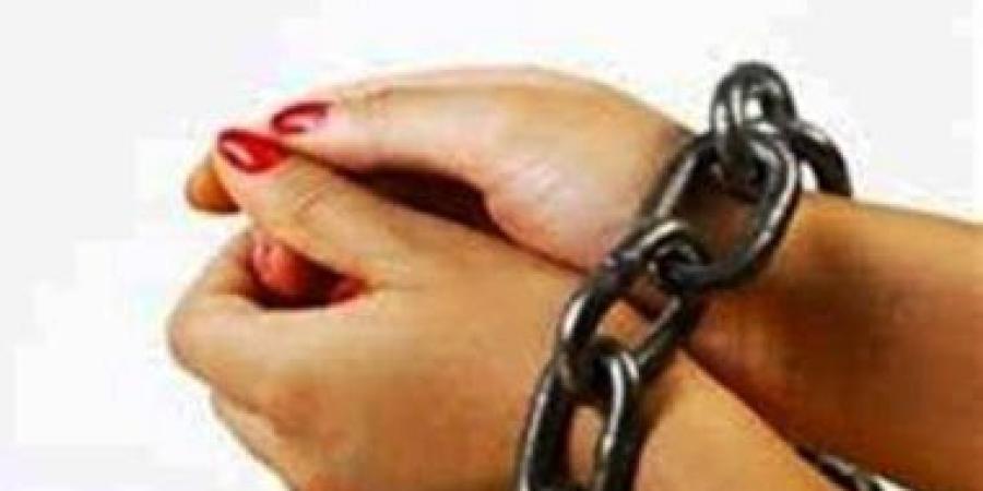 حبس ربة منزل وعشيقها لاتهامهما بتعذيب قتل طفلها في البحيرة