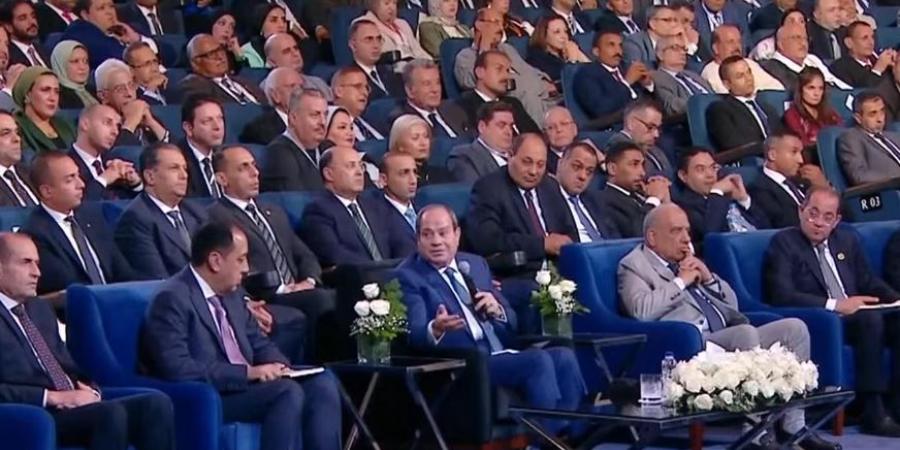 الرئيس السيسي: محدش يقدر يقول إنه يمتلك الوطنية لوحدة وغيره لأ.. كلنا زي بعض