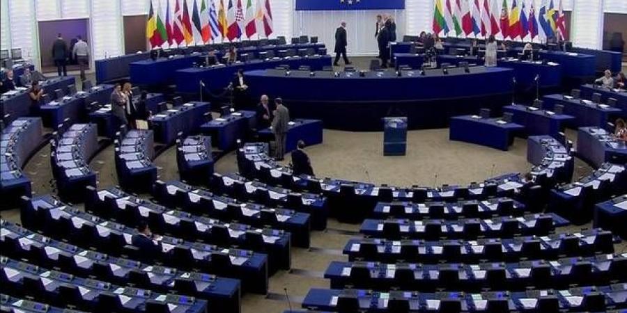 البرلمان الأوروبي يؤجل قواعد الميثان لواردات النفط والغاز ثلاث سنوات