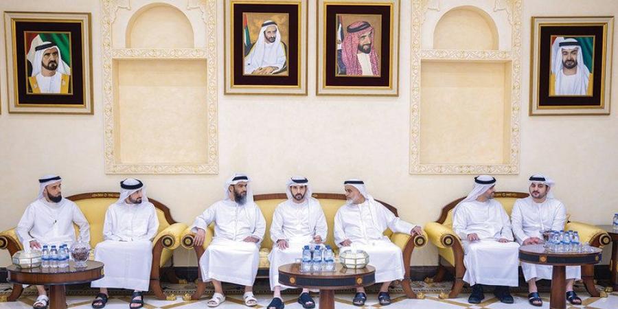 حمدان ومكتوم وأحمد بن محمد يقدمون واجب العزاء في وفاة خليفة بن ضاعن المهيري