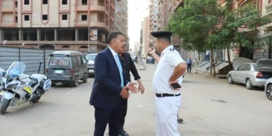 محافظ القليوبية يتفقد التكدسات المرورية بمفارق طريق أبو حشيش وشارع كلية التجارة ببنها :اليوم السابع
