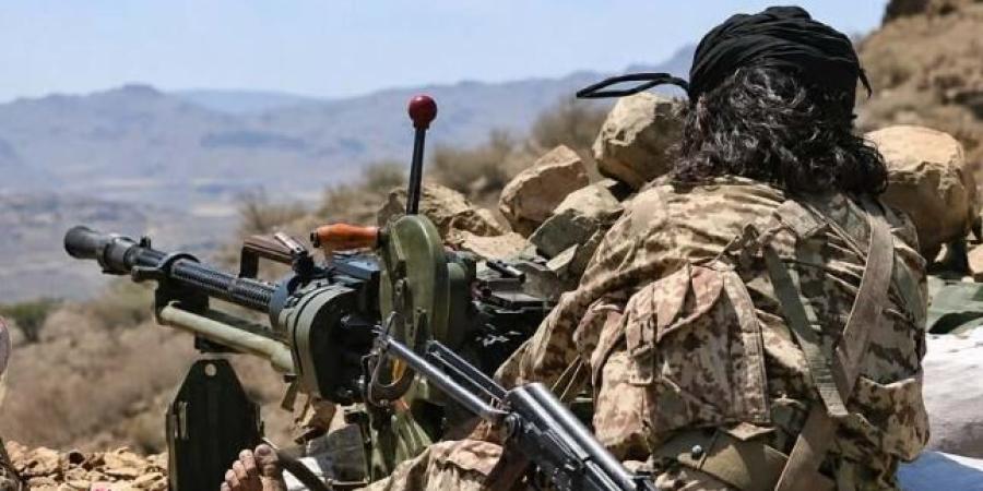 الجيش اليمني يعلن مقتل وإصابة أكثر من 35 حوثيا بعملية في تعز