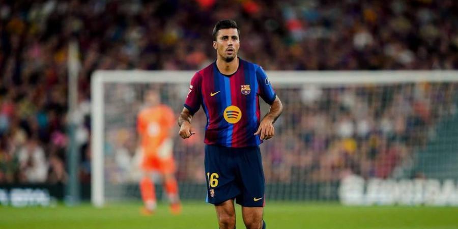 برشلونة يراهن على «نظام رودري» أمام ريال مدريد في الكلاسيكو