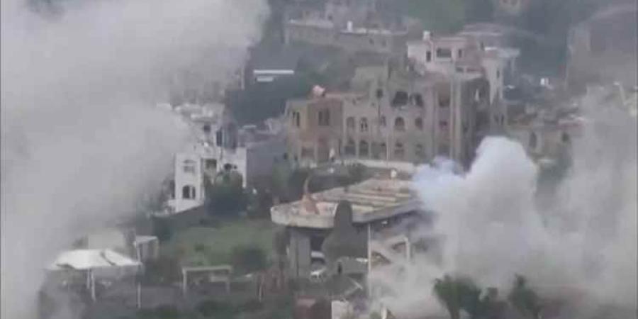 تقرير حقوقي يوثق 21 انتهاكاً وإطلاق 213 مقذوفاً حوثياً على أحياء تعز خلال 24 ساعة
