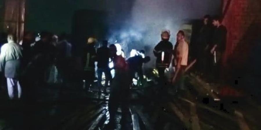 السيطرة على حريق اندلع داخل مخزن أخشاب بالطريق الزراعى بالبحيرة :اليوم السابع