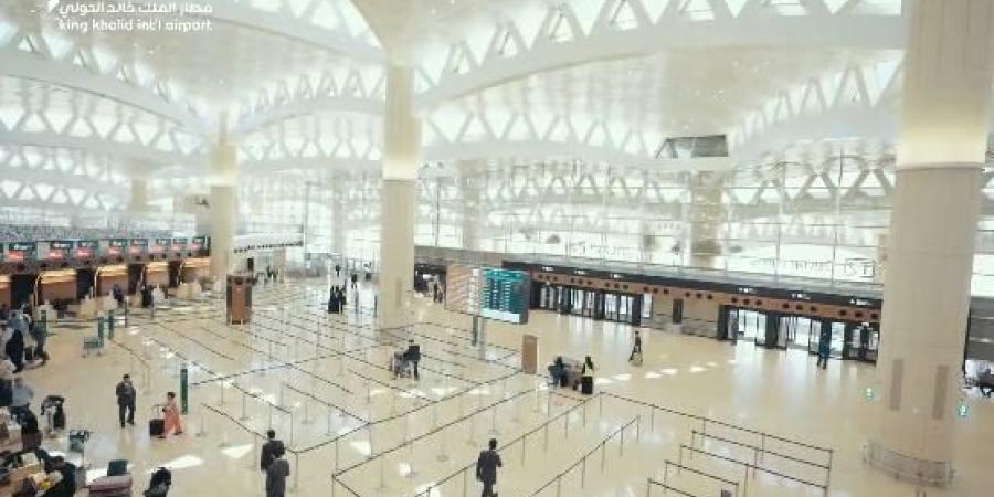 مطار الرياض يُفصِل الرحلات الداخلية والدولية في صالتين ابتداءً من الأحد