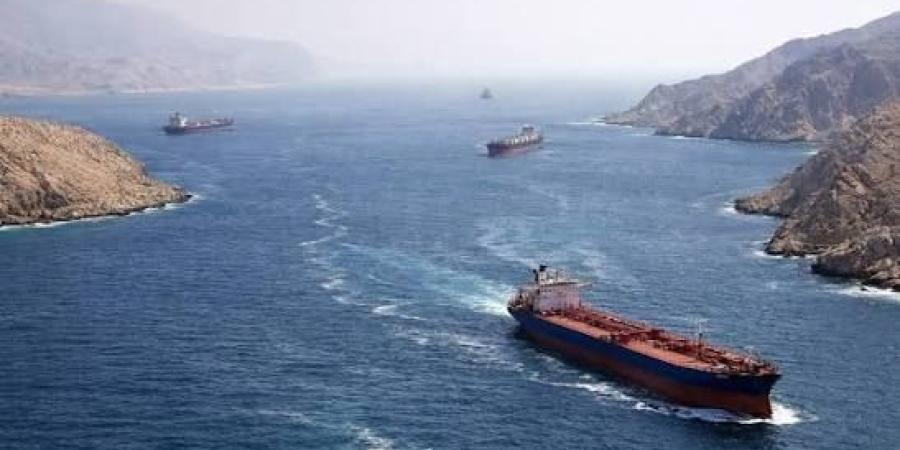 إيران تبدي استعدادها لإعادة فتح مضيق هرمز مقابل رفع الحصار الأمريكي