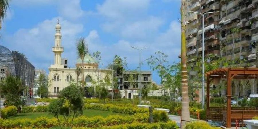 محافظ بورسعيد يوجّه بتكثيف الجهود لتطوير المسطحات الخضراء