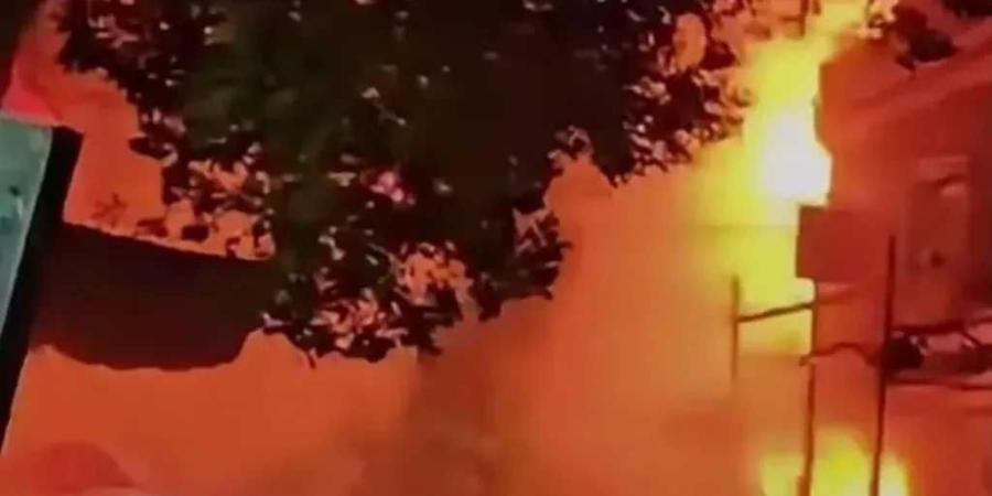 القهوة تفحمت.. السيطرة على حريق نشب داخل مقهى في قنا
