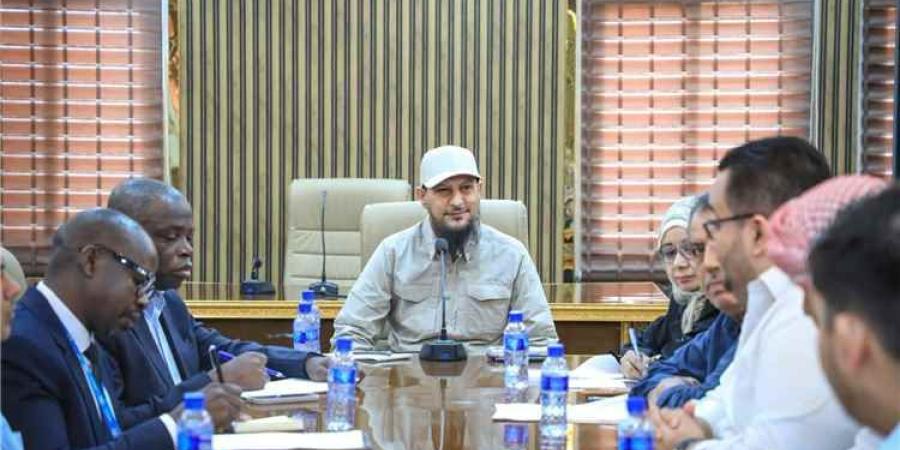 محافظ عدن يبحث مع أوتشا دعم مشاريع الاستدامة الإنسانية والتنموية