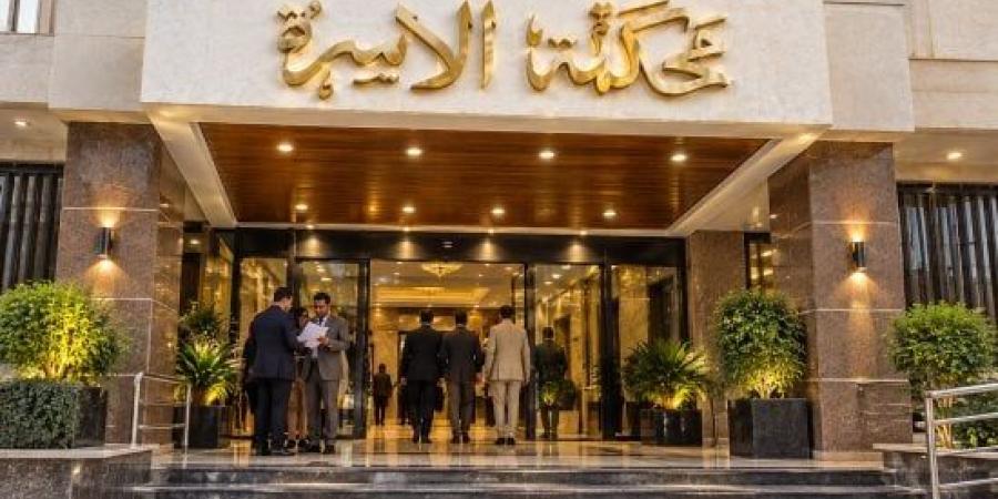 زوج يطالب بإسقاط حضانة زوجته لطفلته بعد اتهامها بالنصب